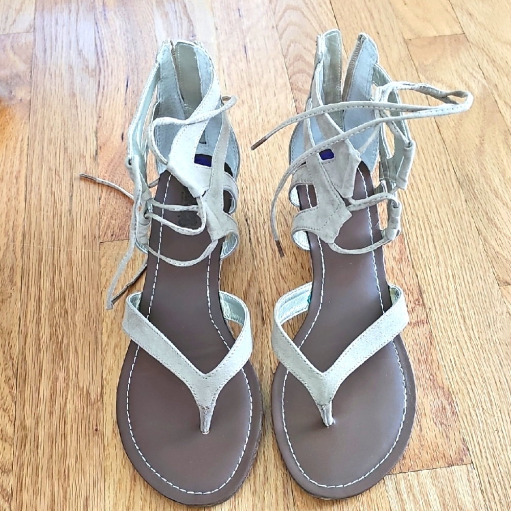 Carlos Santana Flat Tan Suede Gladiator Ankle Wrap Sandals Size 8.5M